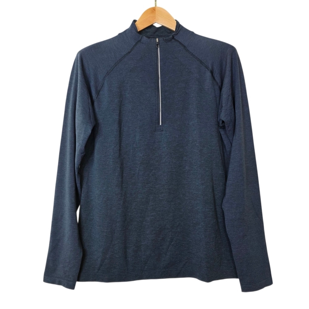 Lululemon surge  reflective Quarter zip long sleeves